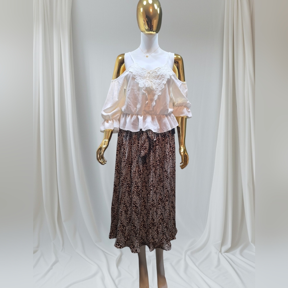 Alice Blue Animal Print Pleated Skirt (Leopard) Size S